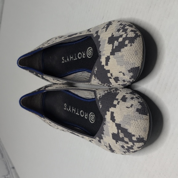 Rothys Retired Ash Grey Camo Round Toe Ballet Flats - Picture 3 of 9